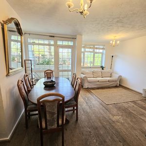 DINING AREA- click for photo gallery